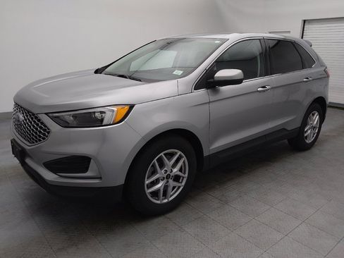 Used 2024 Ford Edge SEL image 2