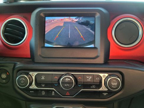 Used 2018 Jeep Wrangler Unlimited Rubicon w/ Dual Top Group image 11