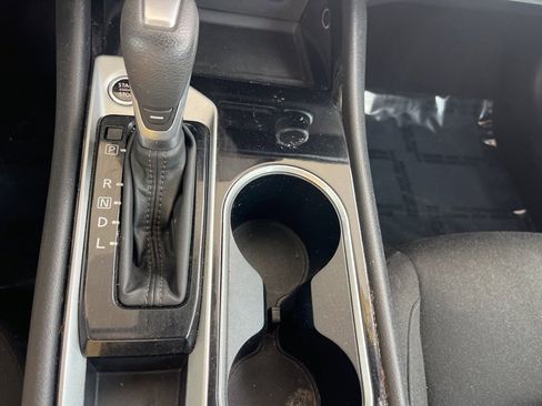 Used 2024 Nissan Altima 2.5 SV image 17