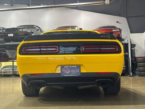 Used 2017 Dodge Challenger SRT Hellcat RWD image 38
