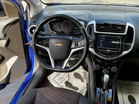 Used 2017 Chevrolet Sonic LT w/ Fun and Sun Package image 5