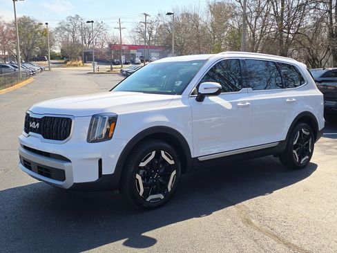 Certified 2025 Kia Telluride EX w/ EX Captain's Chair Package image 7