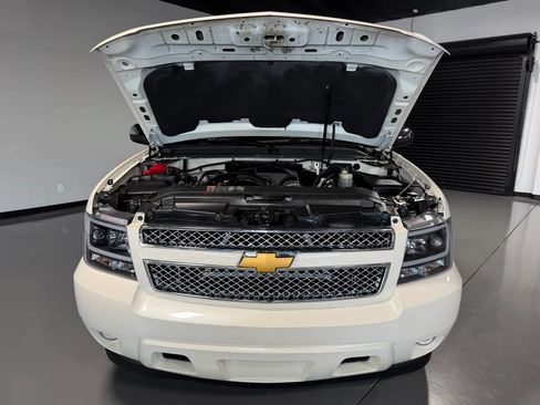 Used 2013 Chevrolet Avalanche LTZ RWD image 35