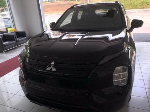 Used 2024 Mitsubishi Outlander SEL FWD image 1