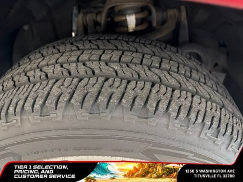 Used 2017 GMC Canyon SLE RWD image 3