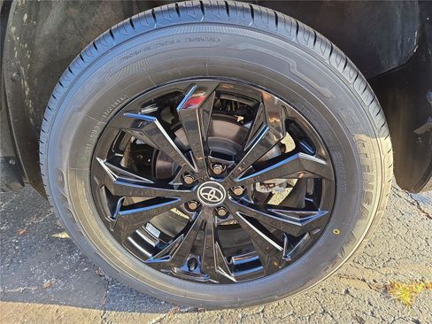 Used 2022 Toyota RAV4 SE image 22