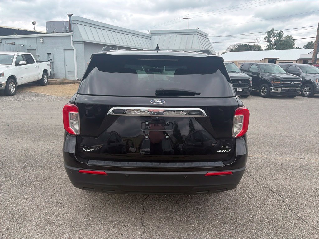 Used 2023 Ford Explorer XLT AWD/4WD image 5