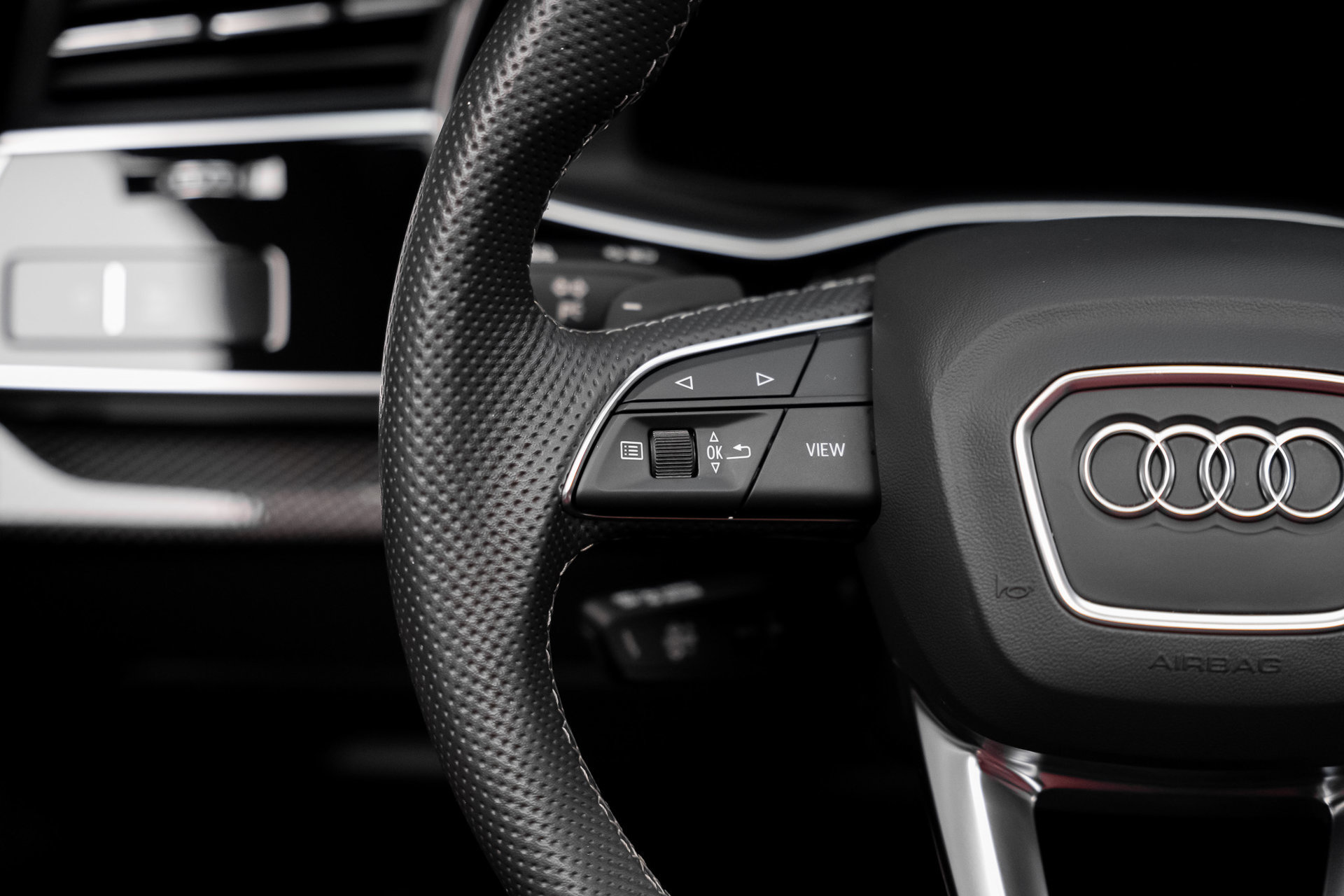 Used 2022 Audi SQ8 Prestige AWD/4WD image 45
