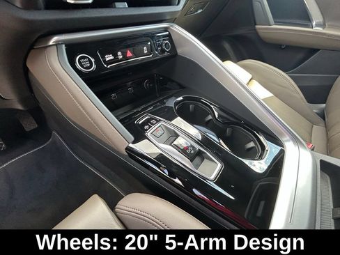 Used 2025 Audi Q5 Premium Plus w/ Premium Plus AWD/4WD image 30