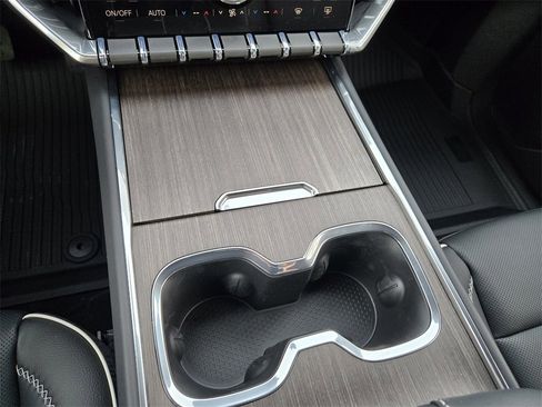 New 2026 GMC Acadia Denali image 14