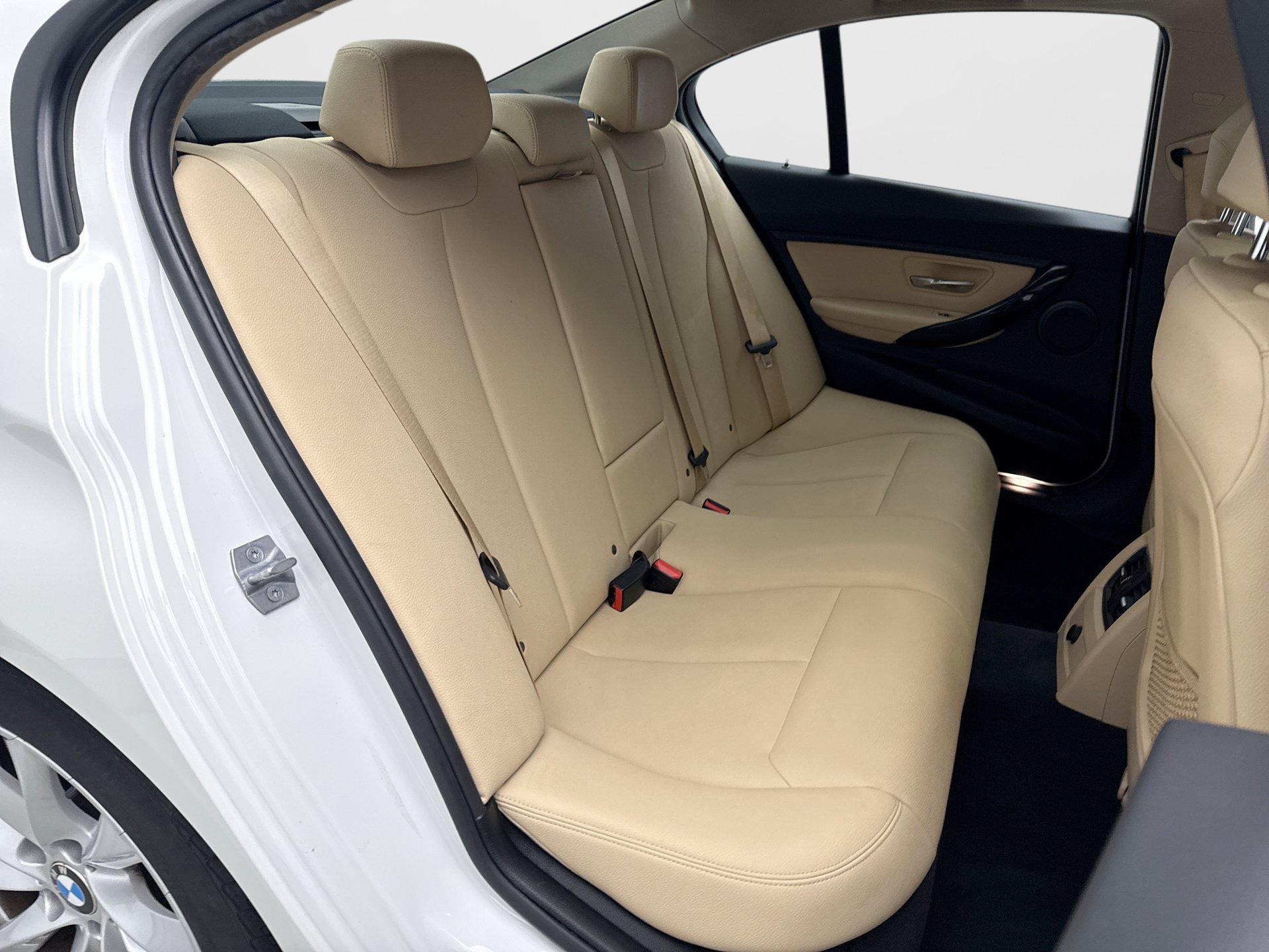 Used 2018 BMW 320i Sedan w/ Premium Package RWD image 19
