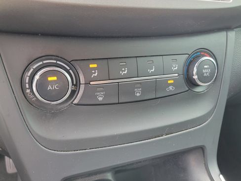 Used 2016 Nissan Sentra S FWD image 25