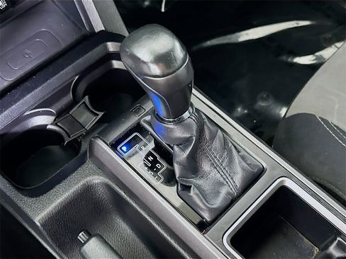 Used 2020 Toyota Tacoma TRD Sport image 32