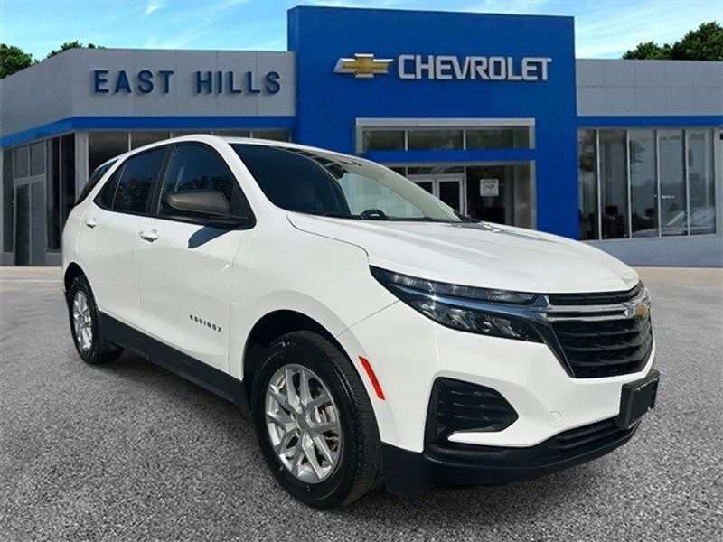 Certified 2022 Chevrolet Equinox LS w/ LS Convenience Package image 1
