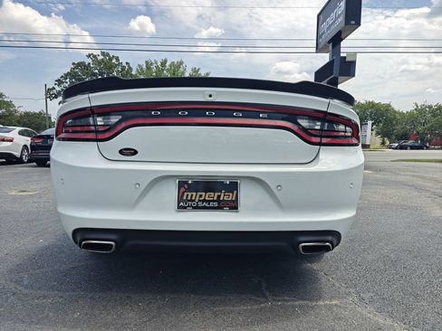 Used 2020 Dodge Charger SXT RWD image 6