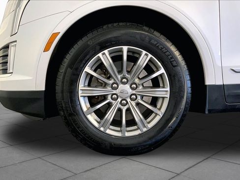 Used 2017 Cadillac XT5 Luxury w/ Driver Awareness Package AWD/4WD image 11