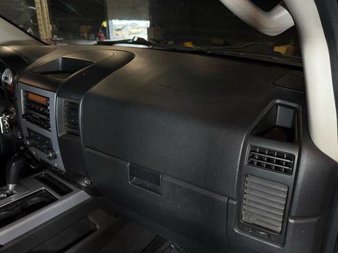Used 2010 Nissan Titan PRO-4X AWD/4WD image 17
