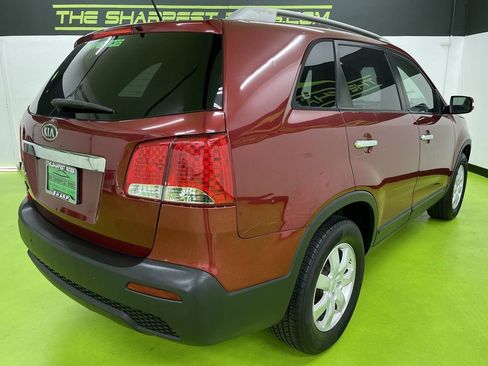 Used 2011 Kia Sorento LX w/ Convenience Pkg image 10