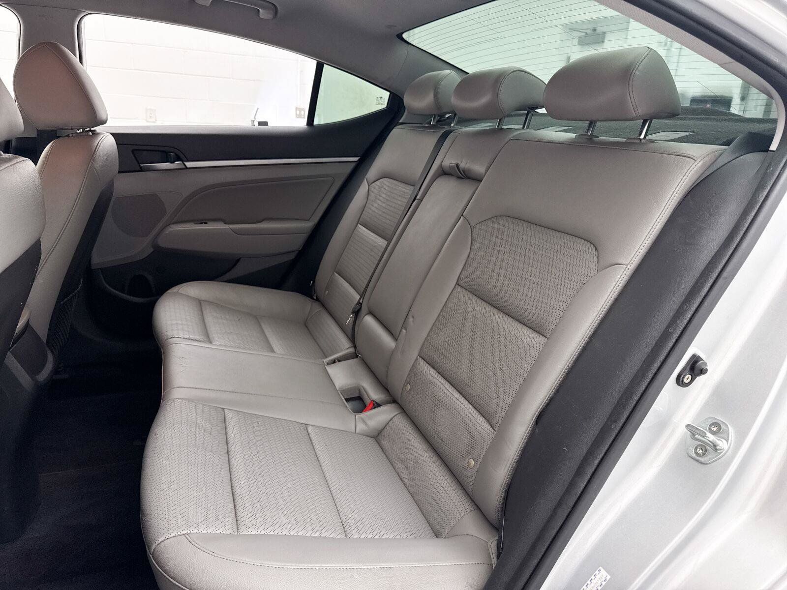 Used 2017 Hyundai Elantra Limited FWD image 29