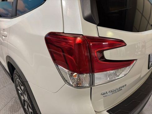 Used 2019 Subaru Forester Premium w/ Popular Package #1 AWD/4WD image 10