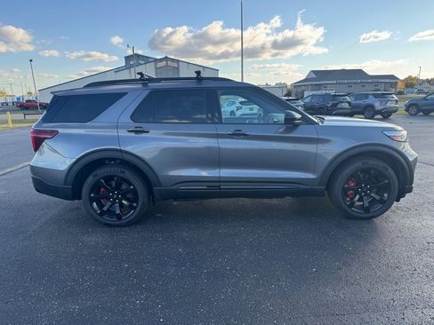 Used 2022 Ford Explorer ST w/ ST Street Pack image 6