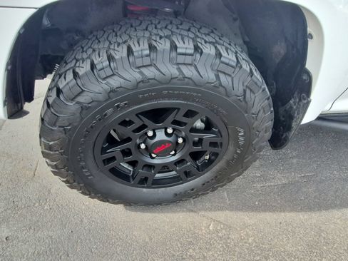 Certified 2018 Toyota 4Runner TRD Pro AWD/4WD image 9