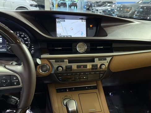 Used 2016 Lexus ES 350 w/ Navigation System Package FWD image 21