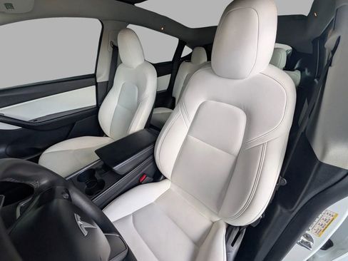 Used 2021 Tesla Model Y Long Range AWD/4WD image 19
