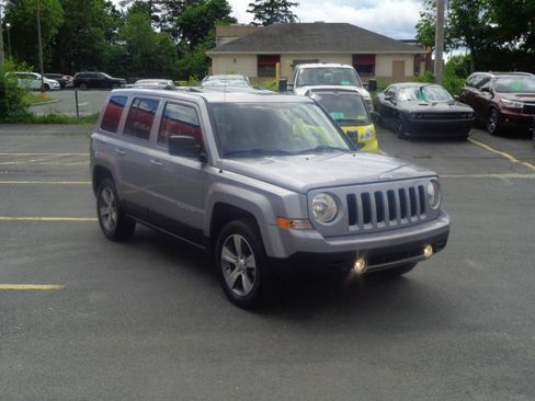 Used 2016 Jeep Patriot High Altitude AWD/4WD image 3