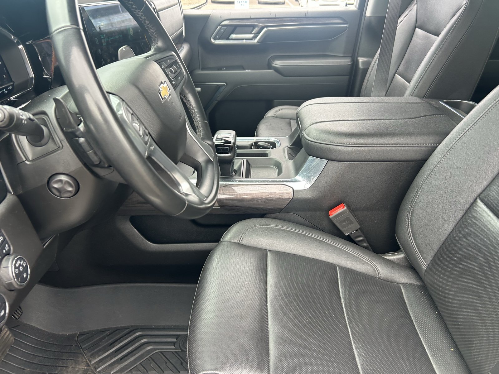 Used 2024 Chevrolet Silverado 1500 LTZ w/ LTZ Premium Package AWD/4WD image 13