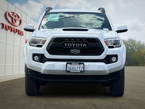 Certified 2019 Toyota Tacoma TRD Sport w/ Technology Package AWD/4WD image 8