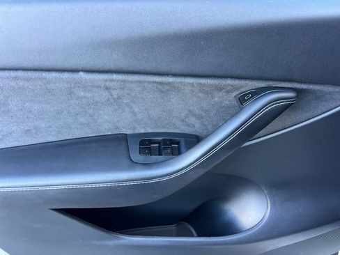 Used 2021 Tesla Model Y 2WD image 10