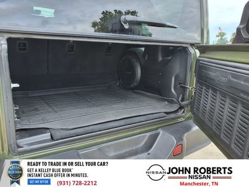 Used 2023 Jeep Wrangler Unlimited Sahara image 25