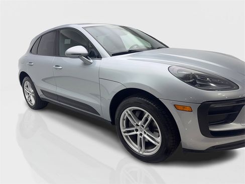 Used 2022 Porsche Macan image 12
