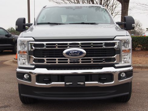 New 2026 Ford F250 XLT w/ FX4 Off-Road Package AWD/4WD image 2