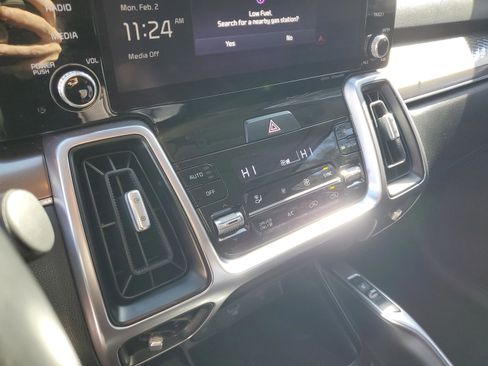 Certified 2022 Kia Sorento S image 21