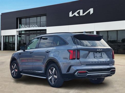Certified 2022 Kia Sorento S image 5