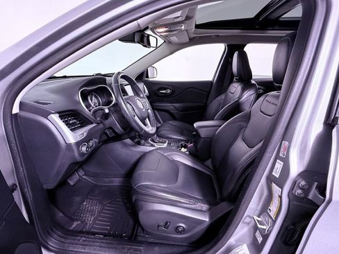 Used 2015 Jeep Cherokee Trailhawk w/ Comfort/Convenience Group image 8