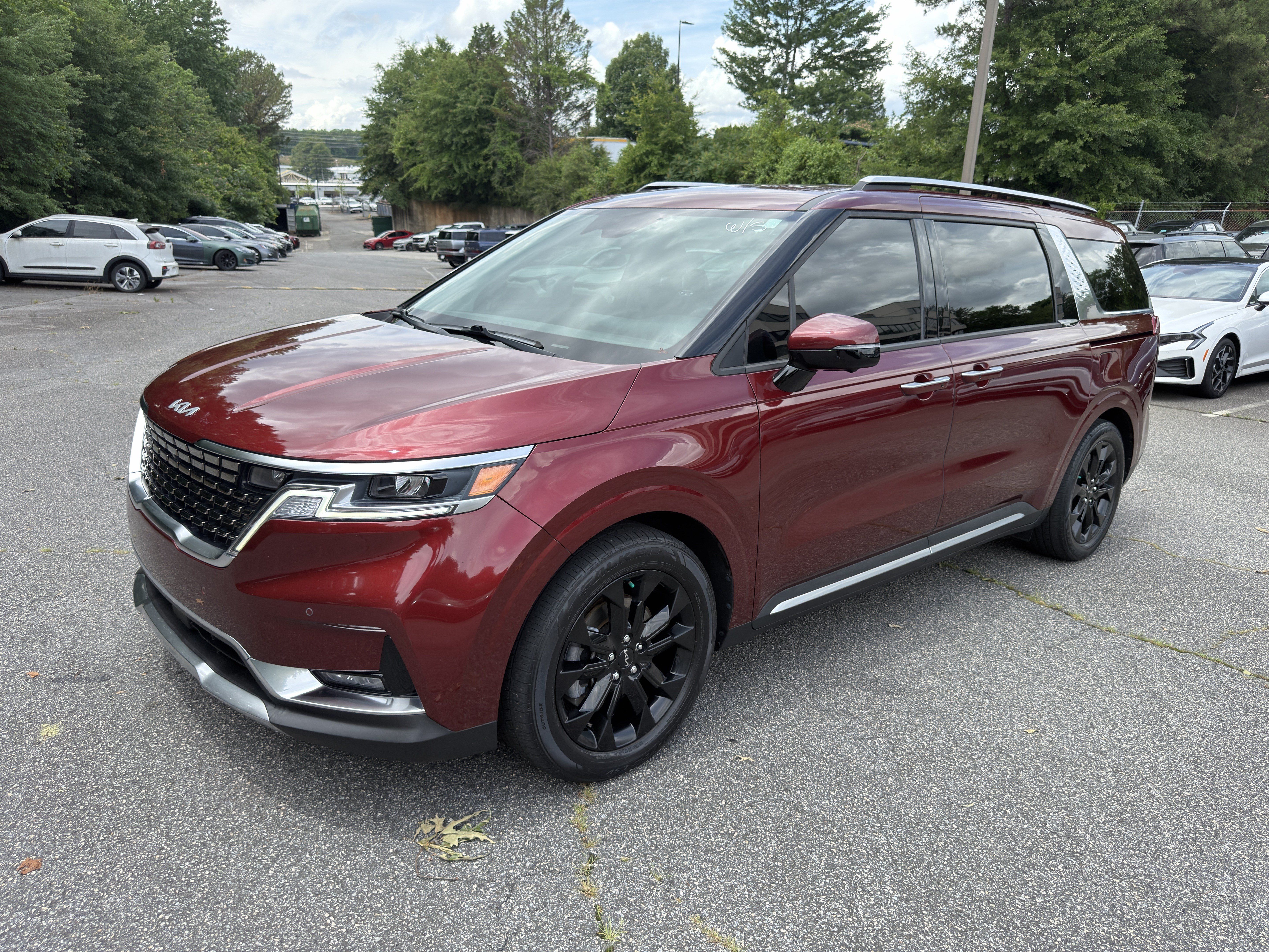 Used 2022 Kia Carnival SX FWD image 3