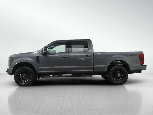 Used 2022 Ford F250 Lariat w/ Black Appearance Package image 2