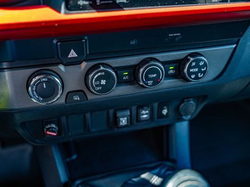 Used 2019 Toyota Tacoma TRD Off-Road AWD/4WD image 26