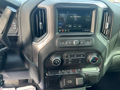 Used 2019 Chevrolet Silverado 1500 Custom Trail Boss w/ Custom Convenience Package image 20