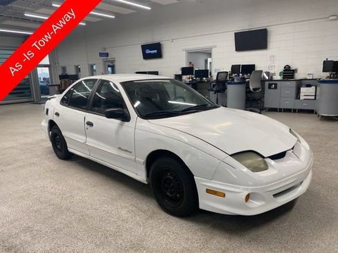 Used 2002 Pontiac Sunfire SE w/ Opt Pkg 1 FWD image 3