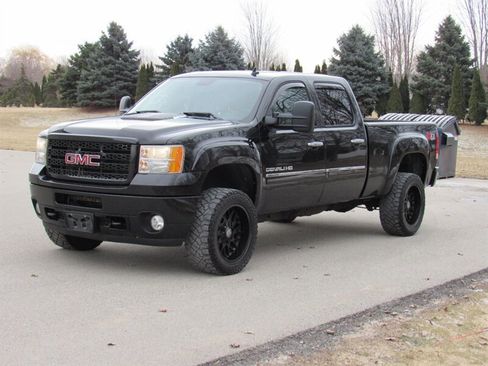 Used 2012 GMC Sierra 2500 Denali w/ Suspension Package, Off-Road image 5