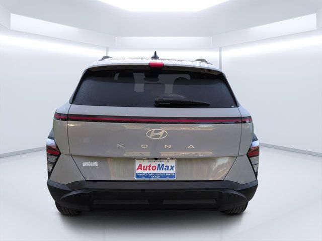 Used 2024 Hyundai Kona SEL FWD image 4