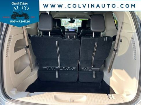 Used 2024 Chrysler Pacifica Touring-L FWD image 28