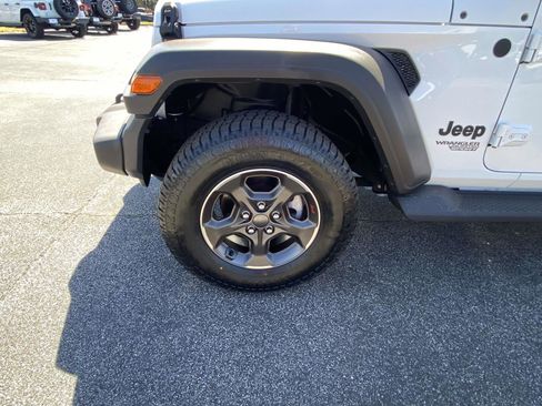 Used 2020 Jeep Wrangler Unlimited Sport image 36