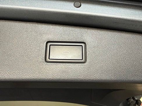 Used 2024 Volkswagen Tiguan SE R-Line AWD/4WD image 46