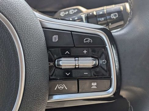 Used 2025 Kia Sorento S FWD image 25
