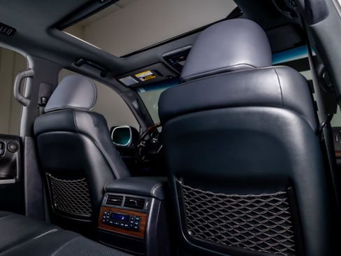 Used 2020 Toyota Land Cruiser Heritage Edition image 32